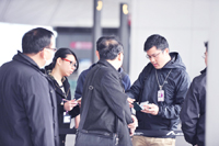 入境處調查員於香港國際機場進行打擊偽證行動。