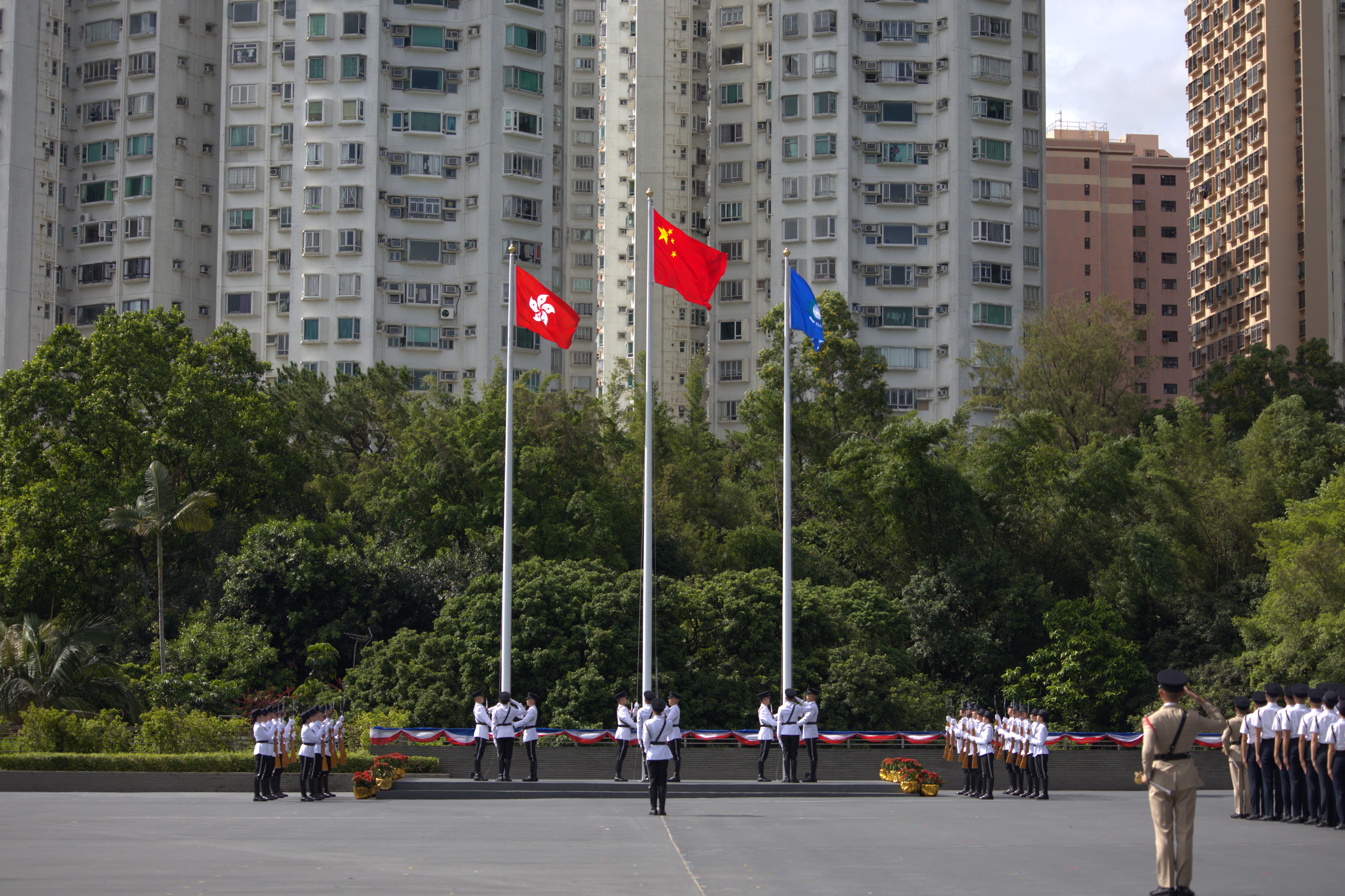 护旗方队今日（九月十三日）在入境事务学院学员结业会操中进行升旗仪式。